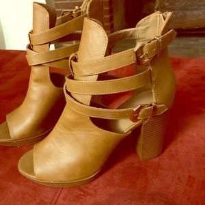 Women’s open toe bootie